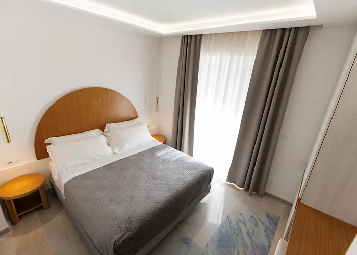 Maggiano Boutique 4*