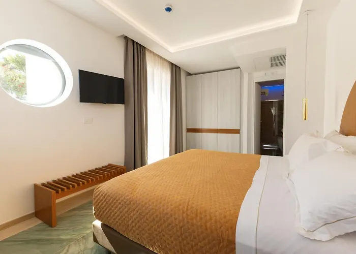 מלון דירות Maggiano Boutique 4*